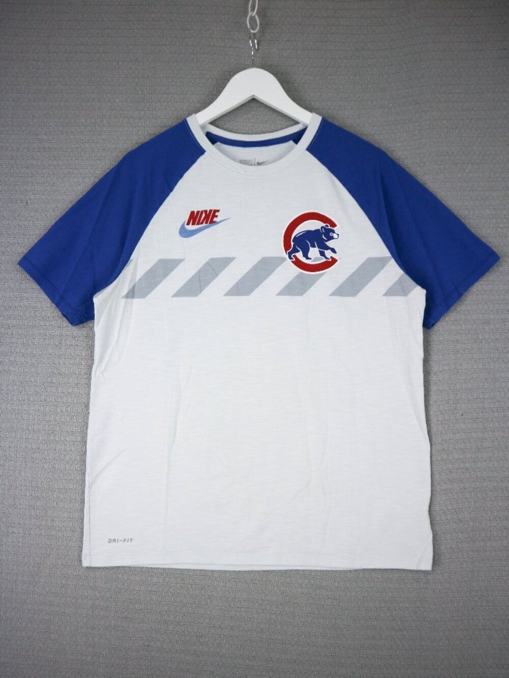 Nike MLB Chicago Cubs Raglan Sleeve Sports Team Shirt Large Dri-Fit